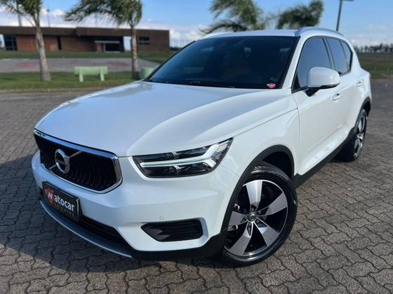 VOLVO XC40 2.0 T4 GASOLINA MOMENTUM GEARTRONIC